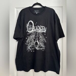 Queen Black and White Graphic Tee, Size 2X